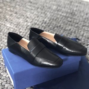 BRAND NEW Stuart Weitzman black leather loafers💫